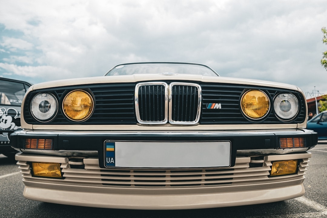 Перереєстрація BMW в Україні 2026: вартість та особливості